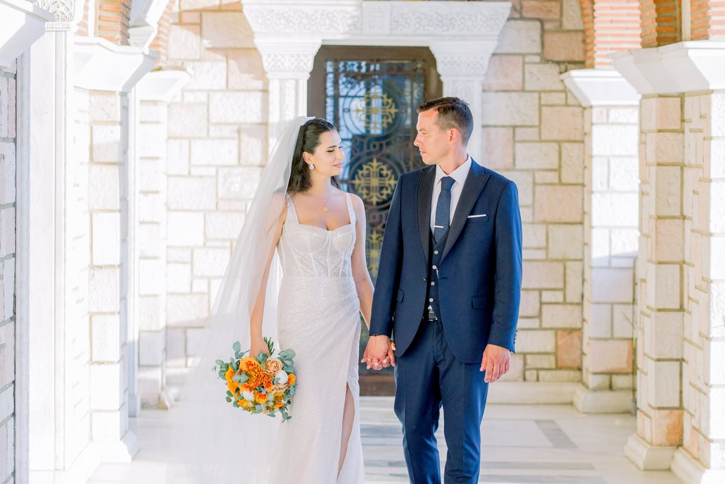 Καλοκαιρινός γάμος με λουλούδια σε πορτοκαλί αποχρώσεις | Τάνια & Μάνος