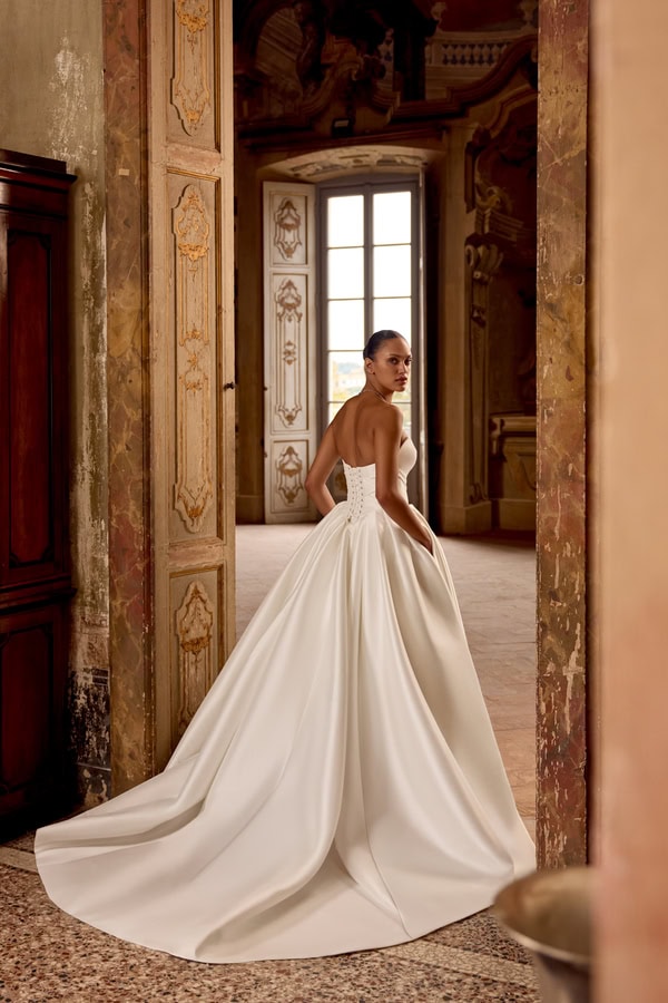 The Bridal Collection Of Justin Alexander That Will Inspire You