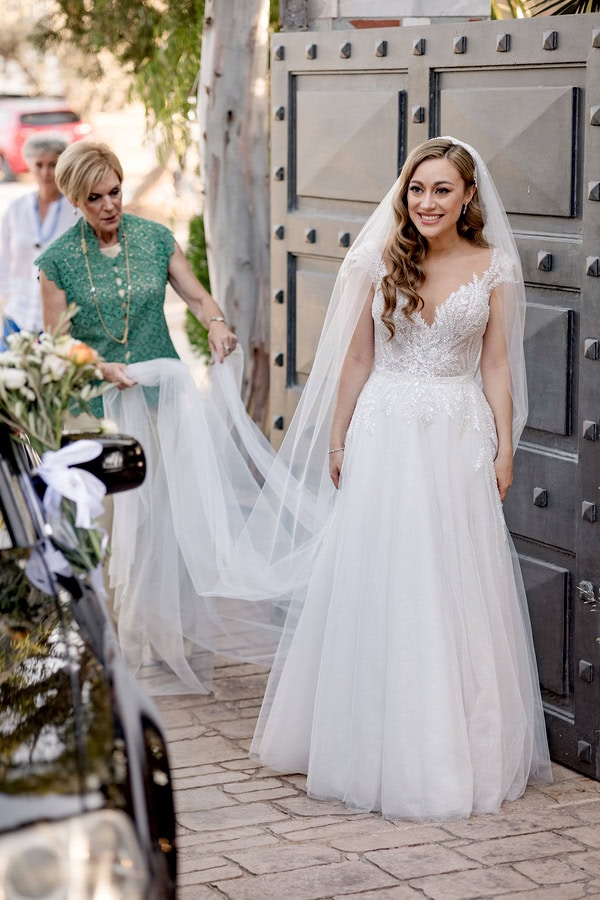 Chic Wedding With Pastel Flowers And Golden Details Ktima Kleopatra