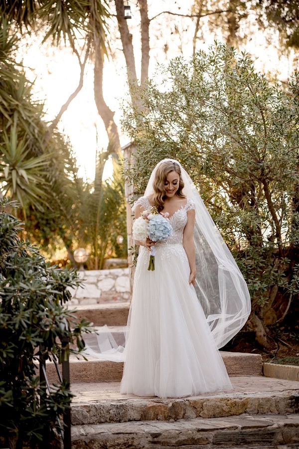 Chic Wedding With Pastel Flowers And Golden Details Ktima Kleopatra