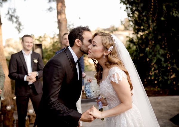 Chic Wedding With Pastel Flowers And Golden Details Ktima Kleopatra