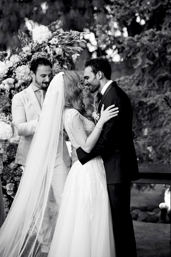 Chic Wedding With Pastel Flowers And Golden Details Ktima Kleopatra