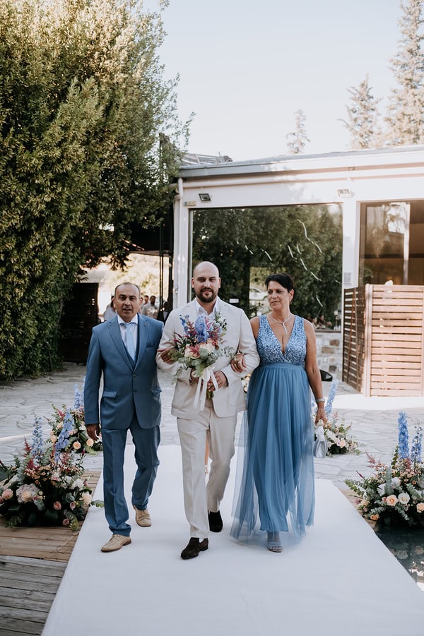 Garden Style Wedding With Romantic Details In Thessaloniki