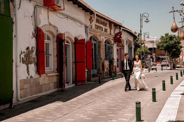 Ρομαντική next day φωτογράφιση στα γραφικά δρομάκια της Λάρνακας | Oksana & Vadim