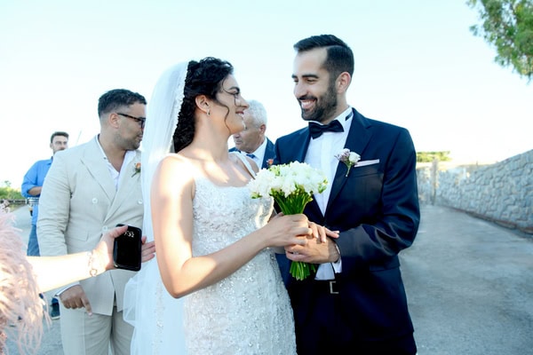 Romantic Wedding Chios Colorful Flowrs