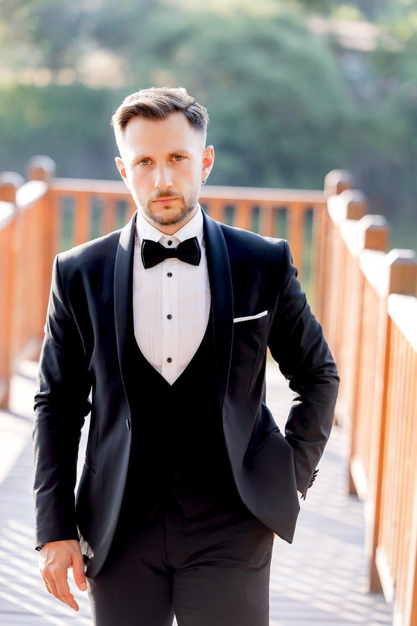 Romantic Wedding In Thessaloniki With Wonderful Next Day Photoshoot By The Lake