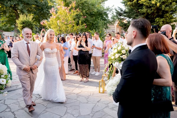 Romantic Wedding In Thessaloniki With Wonderful Next Day Photoshoot By The Lake
