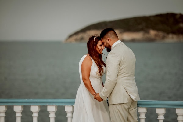 Romantic Wedding With White Roses And Rustic Chic Details