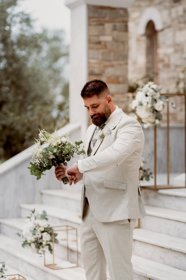 Romantic Wedding With White Roses And Rustic Chic Details