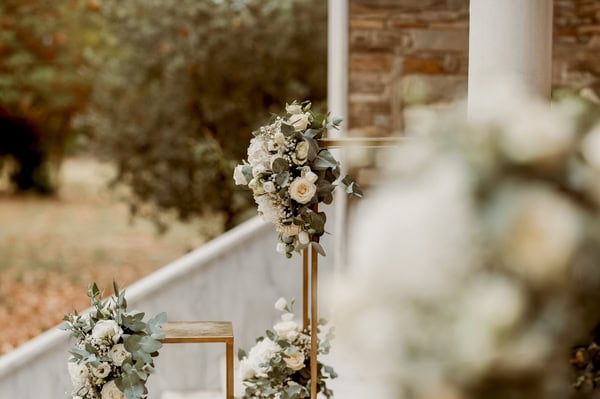 Romantic Wedding With White Roses And Rustic Chic Details