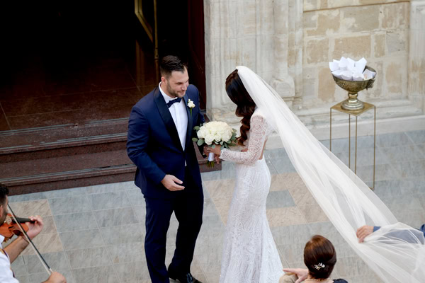 Stylish Autumn Wedding With Romantic Floral Arrangements