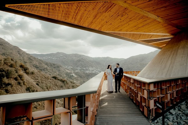 Stylish Autumn Wedding With Romantic Floral Arrangements