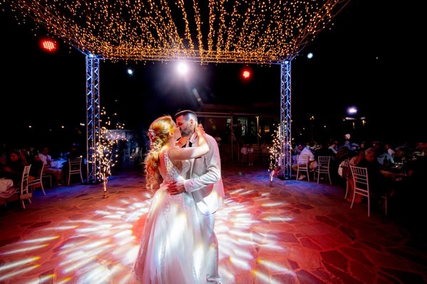 Καλοκαιρινός γάμος στη Λέσβο με εικόνες που συγκινούν  | Σουζάνα & Παναγιώτης