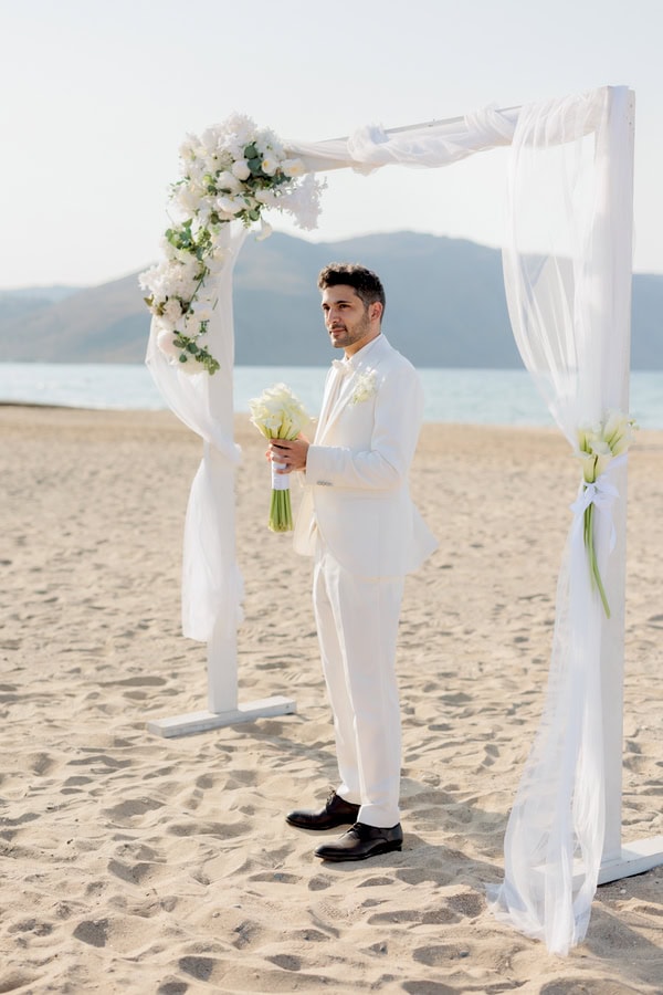 Beach Minmal Chic Wedding In Spring
