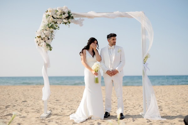 Beach Minmal Chic Wedding In Spring