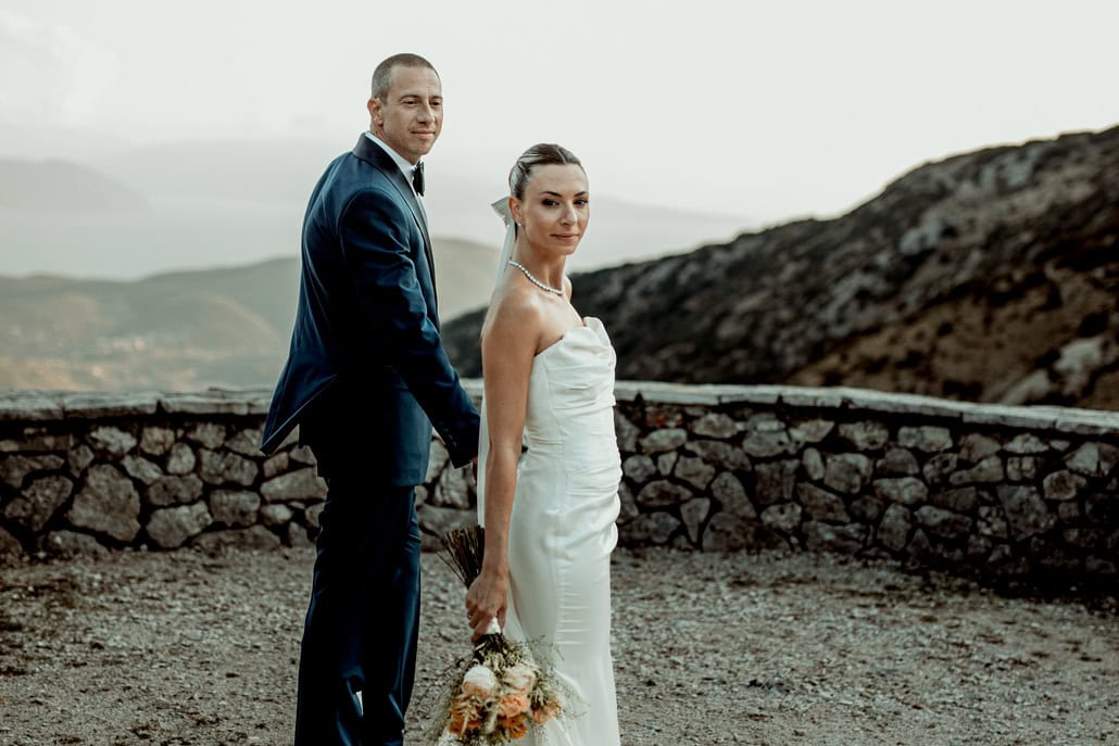 Φθινοπωρινός γάμος στη Λευκάδα με garden style ανθοσυνθέσεις  | Έλενα & Νικήτας