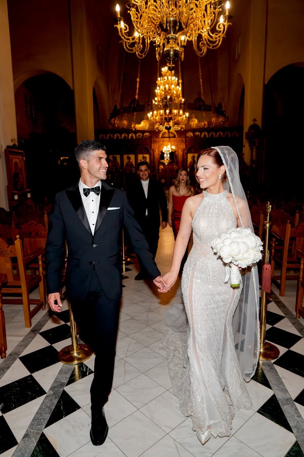 Minimal Chic Wedding With Blue Details And Flowers