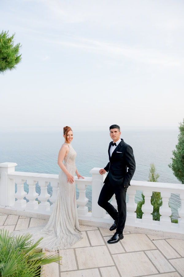 Minimal Chic Wedding With Blue Details And Flowers