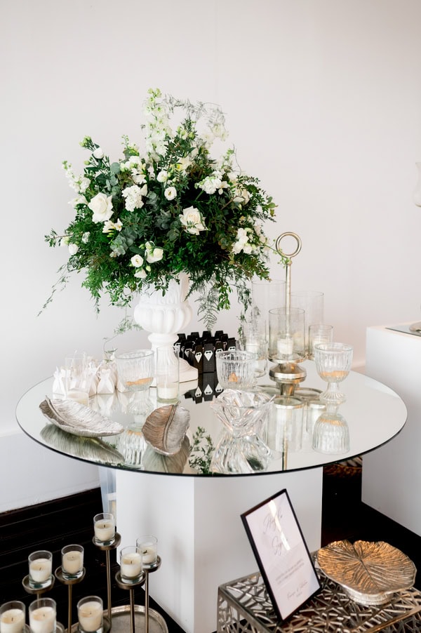 Modern Chic Wedding With Black And White Details Sea Soul