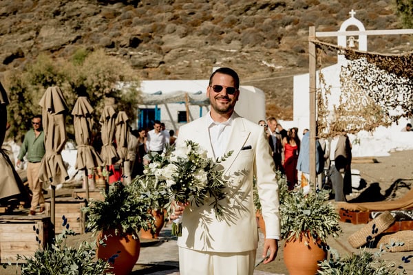 Naturally Chic Kythnos Wedding With White Roses And Eucalyptus