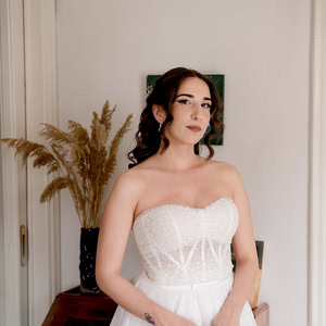 Ρομαντικός ανοιξιάτικος γάμος στο Κτήμα Κλεοπάτρα με αποχρώσεις του μπορντό και του ροζ | Φανή & Κωνσταντίνος