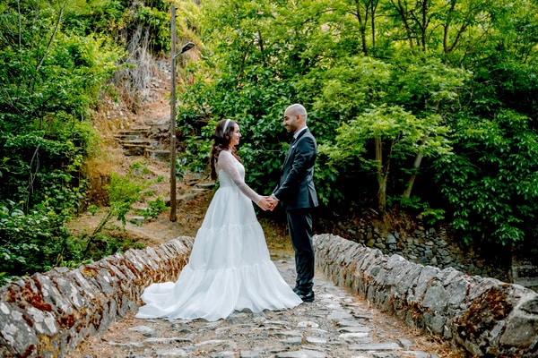 Romantic Spring Wedding In Nicosia With Red Tones And Stunning Decoration