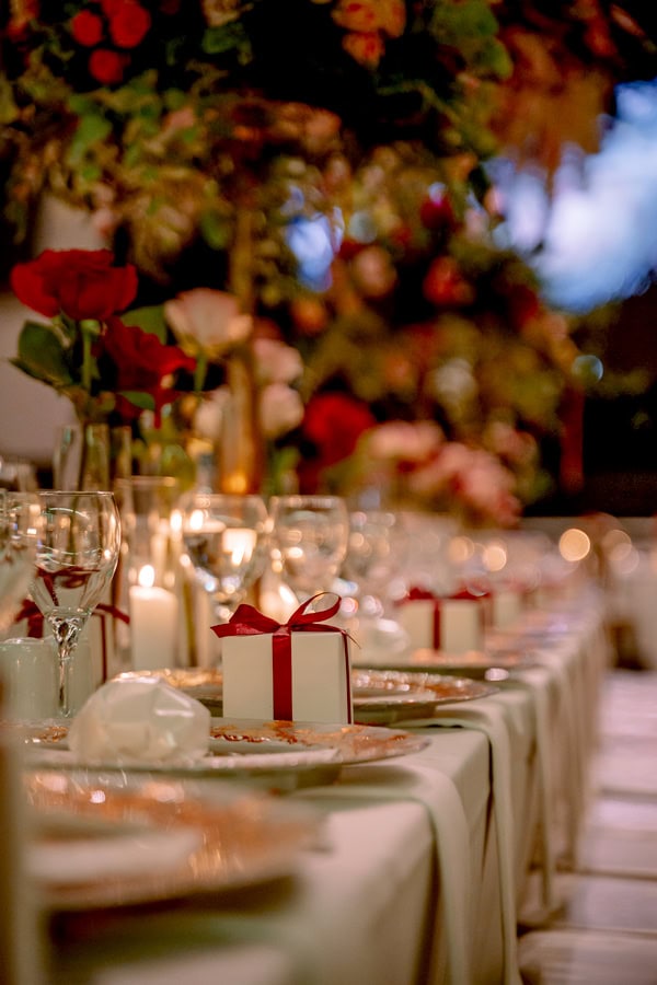 Romantic Spring Wedding In Nicosia With Red Tones And Stunning Decoration
