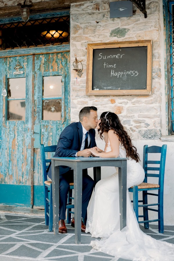Romantic Wedding With White Flowers And Golden Details