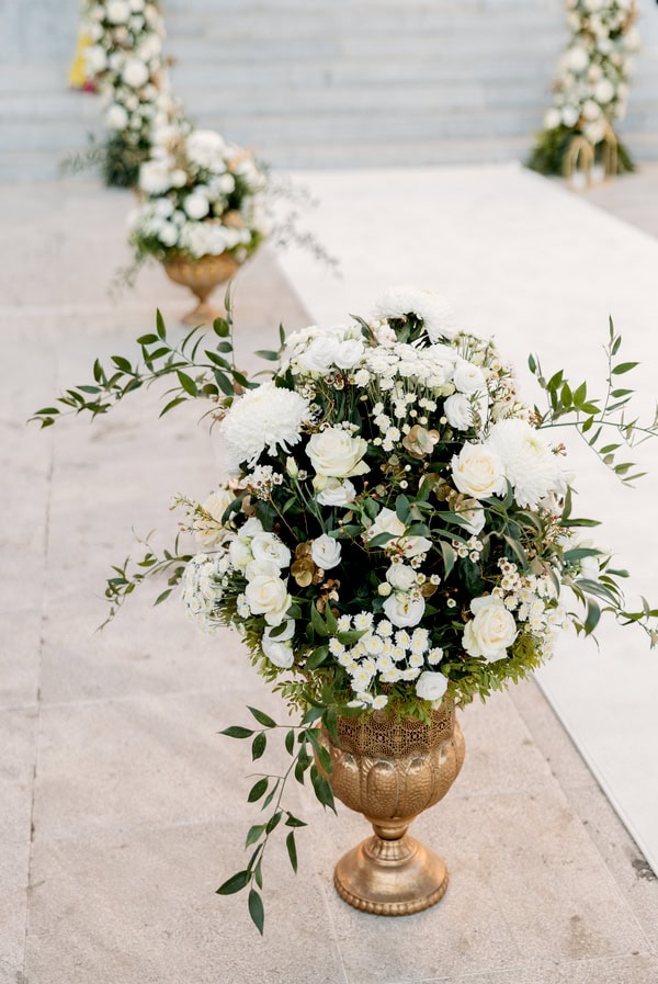 Romantic Wedding With White Flowers And Golden Details