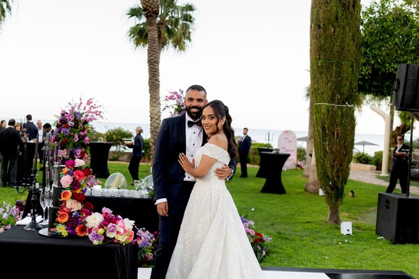 Ανοιξιάτικος destination γάμος με πολύχρωμα λουλούδια στο Columbia Beach Resort | Marlene & Noel