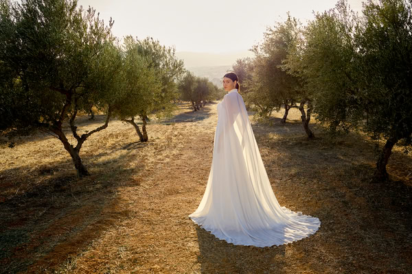 Εντυπωσιακές δημιουργίες από τη συλλογή Oreosposa του Demetrios για κάθε stylish νύφη