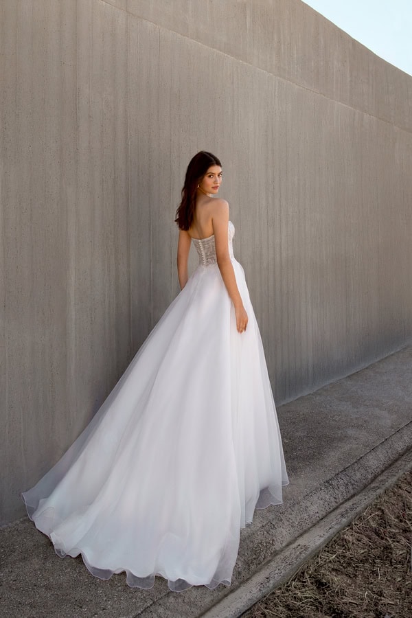 Stunning Oreosposa Designs By Demetrios For The Stylish Bride