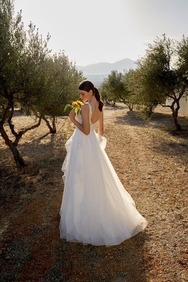 Stunning Oreosposa Designs By Demetrios For The Stylish Bride
