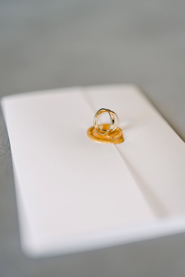 Summer Chic Wedding In White With Peonies And Golden Details