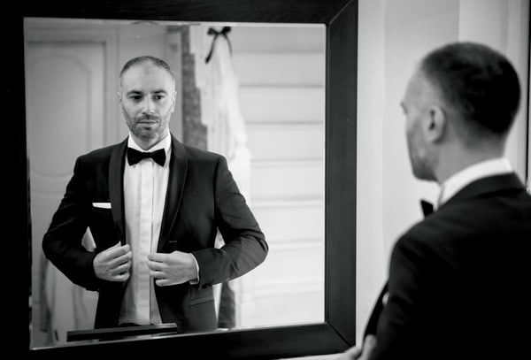 Summer Chic Wedding In White With Peonies And Golden Details