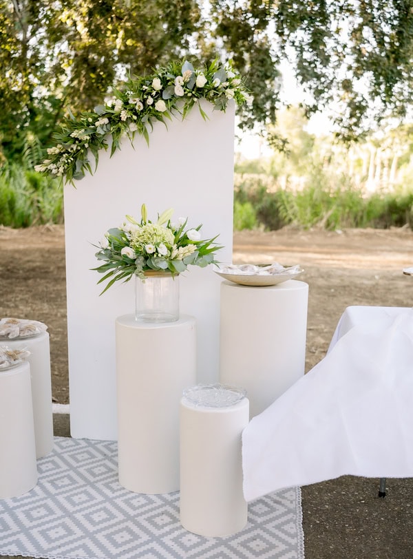 Summer Chic Wedding In White With Peonies And Golden Details
