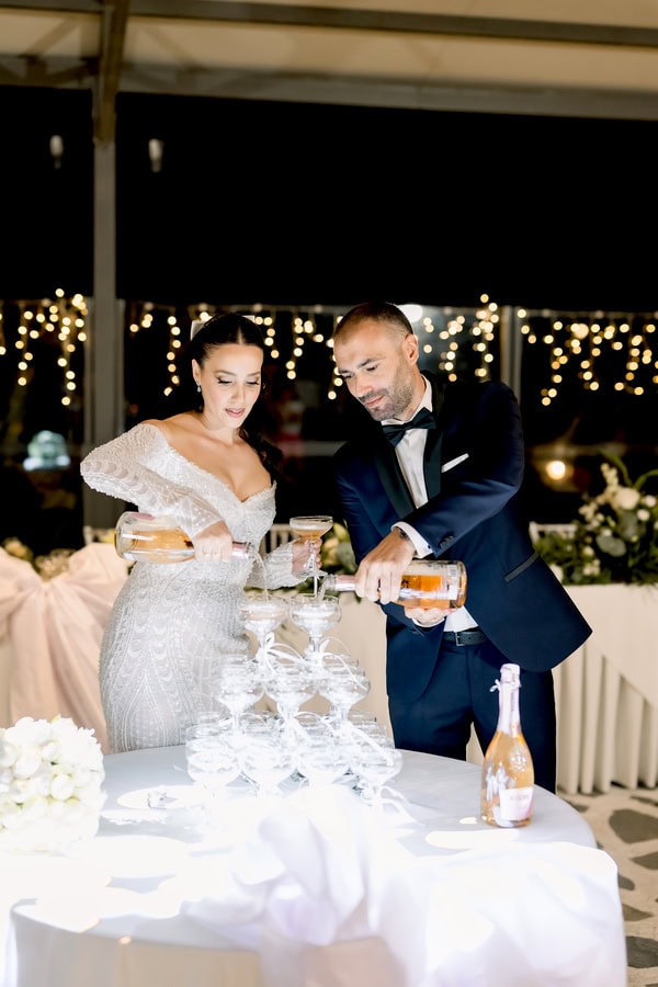 Summer Chic Wedding In White With Peonies And Golden Details