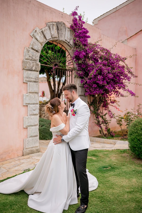 Summer Destination Wedding Colorful Flowers The Courti Estate