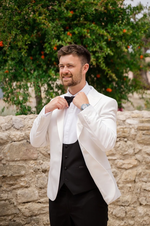 Summer Destination Wedding Colorful Flowers The Courti Estate