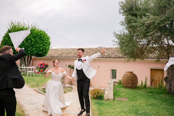 Summer Destination Wedding Colorful Flowers The Courti Estate