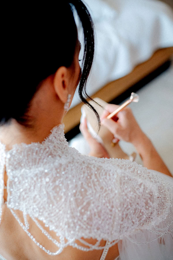 Summer Wedding In Agrinio With White Hydrangeas And Roses