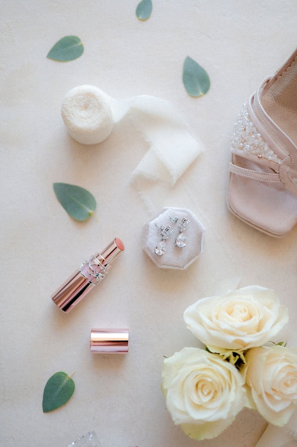 Summer Wedding In Agrinio With White Hydrangeas And Roses