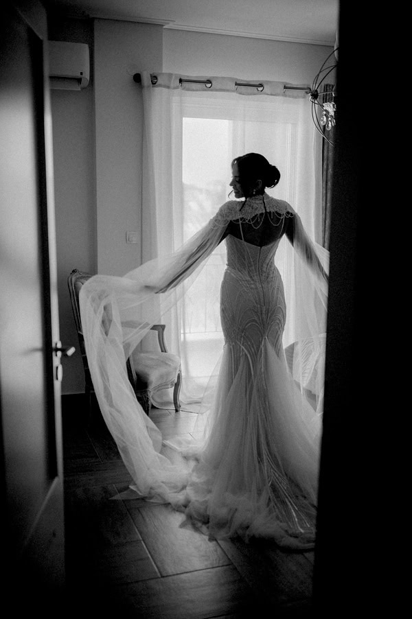 Summer Wedding In Agrinio With White Hydrangeas And Roses