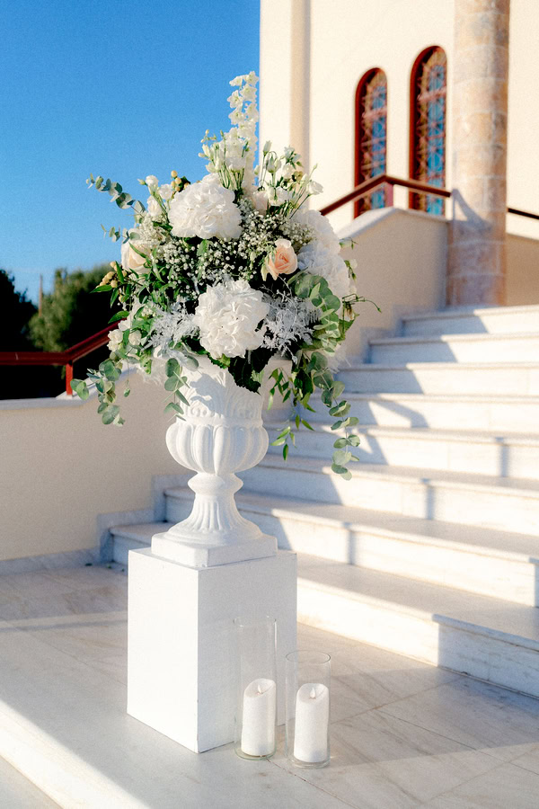 Summer Wedding In Agrinio With White Hydrangeas And Roses