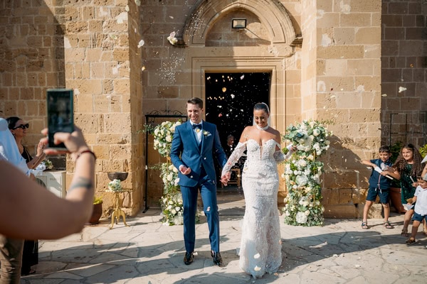 Summer Wedding In Nicosia With Beautiful Details