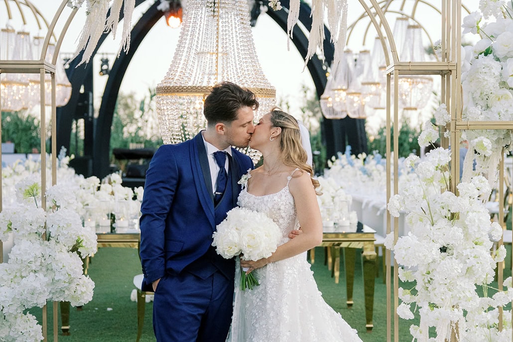 Timeless chic γάμος στην Αθήνα και με τα πιο όμορφες λεπτομέρειες | Ιωάννα & Σπύρος