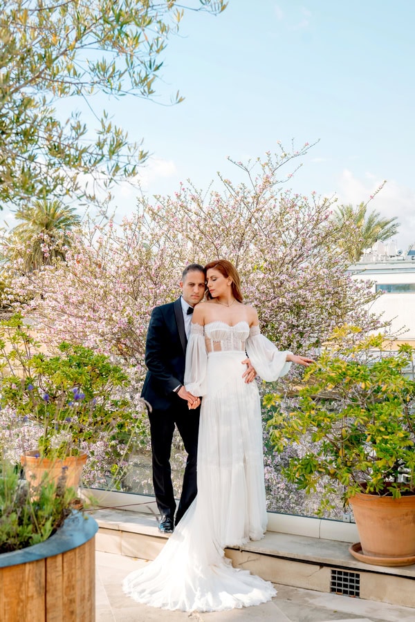 Winter Wedding With Christmas Glow