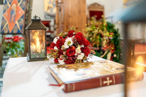 Winter Wedding With Christmas Glow