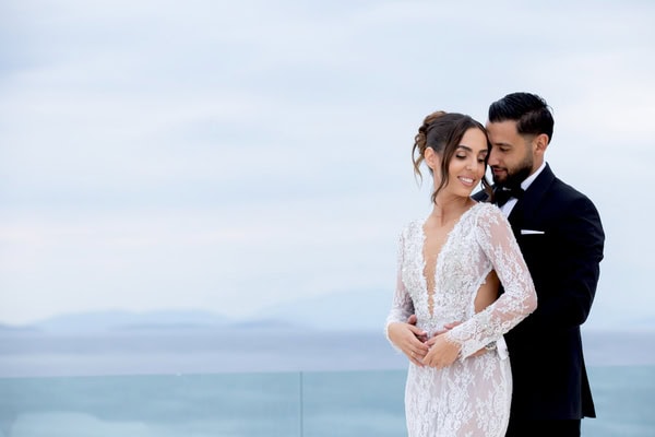 Ονειρικός γάμος με λευκές ανθοσυνθέσεις και elegant ύφος | Ελπίδα & Σπύρος