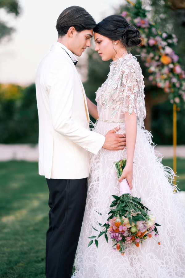 Romantic Wedding Editorial Filled With Soft Pastel Florals